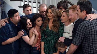'Modern Family' Finale: The Funeral Of Phil's Mom .